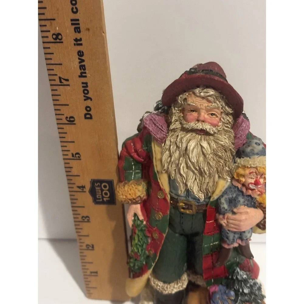 Yuletide Traditions Resin Santa Claus Figurine Patchwork 8